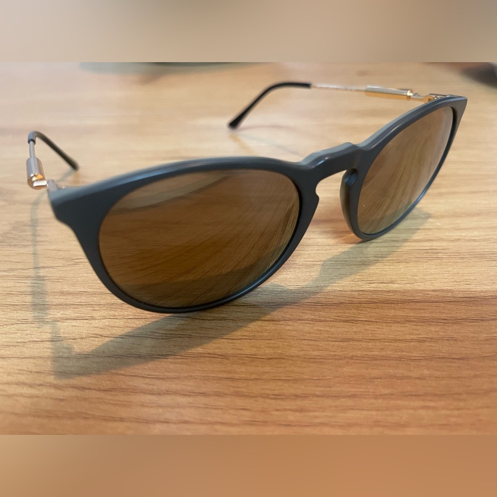 Versace Gold Thin Metal Sunglasses Temples with Black Tips